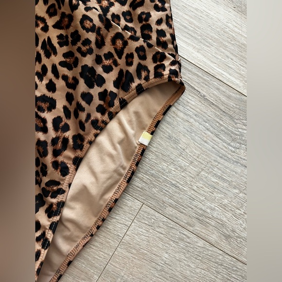 Summersalt Women’s The Marina One Piece Bathing Suit Leopard - Size 12 - Picture 3 of 8